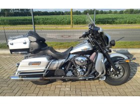 HARLEY DAVIDSON ELECTRA GLIDE ULTRA CLASSIC + HELM...