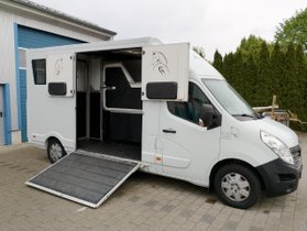 Pferdetransporter Viehtransporter Tiertransporter Hengstausstattung Renault Master 3,5t Horsetruck