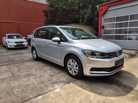 VW Touran Autom. Navi AHK 7 Sitze Comfortl. ACC BMT