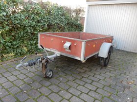 Verkauf von Westfalia Allzweckanhänger Gesamtgew. 800 Kg, Auflaufbremse neue Bereifung und TÜV