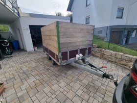 Anhänger 2500 kg mit Rampe und Sonderaufbau BARTHAU