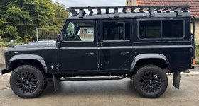 Land Rover Defender 110 TD4 Station Wagon SE 7 sitze