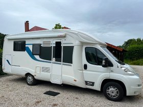 Fiat Ducato / P.L.A. Plasy HP74 - Queensbett BJ: 2014, 61500 km, 8-fach bereift, Sommerbetrieb