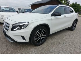 MERCEDES-BENZ GLA 200 Navi Kamera PDC 8x Alu el. Heckklappe
