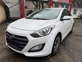 HYUNDAI i30 Passion Plus Autom Navi PDC Sitz&Lenkradhz.
