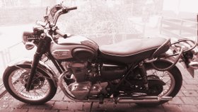 1. Baujahr Kawasaki W 650 - fast nur Langstrecken gefahren!