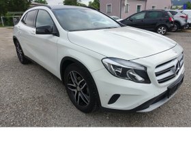MERCEDES-BENZ GLA 200 Navi Kamera PDC 8x Alu el. Heckklappe