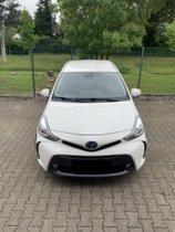 TOYOTA (PRIUS  HYBRID 1.8) mit Benzin und Elektro