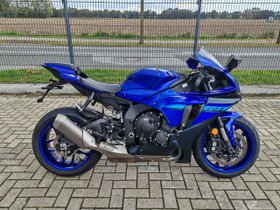 YAMAHA YZF-R1 YZF R1 YZFR1 RN65 + HELM...
