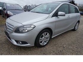 MERCEDES-BENZ B 180 d Standard Automatik Navi PDC Kamera...