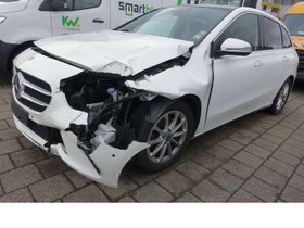 MERCEDES-BENZ B 220 d Edition 2021 AMG Line Pano Kamera PDC...