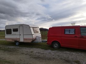 alter, kleiner Wohnwagen für Bastler